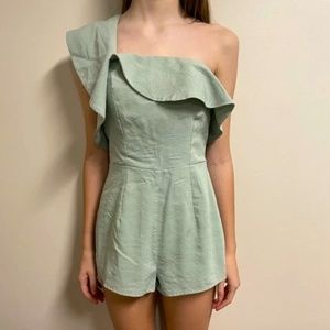 NWTLulus's light green romper one shoulder zip back and ruffle at bodice size XS